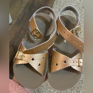 Sun San sweethearts size 11